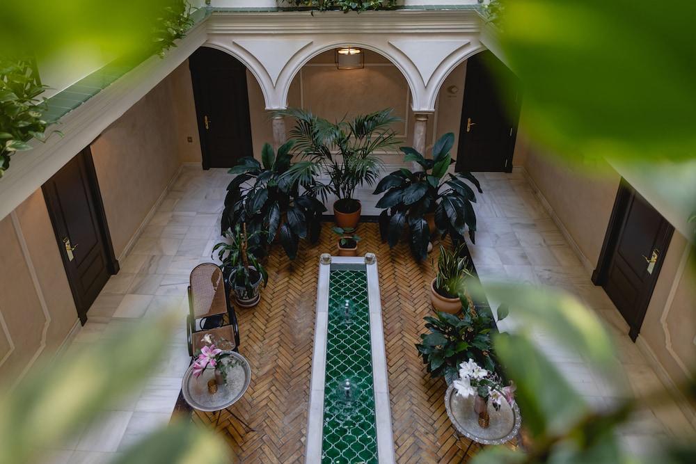 Hotel Gravina 51 Seville Exterior photo