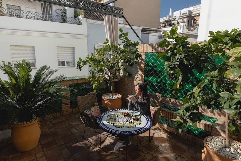 Hotel Gravina 51 Seville Exterior photo