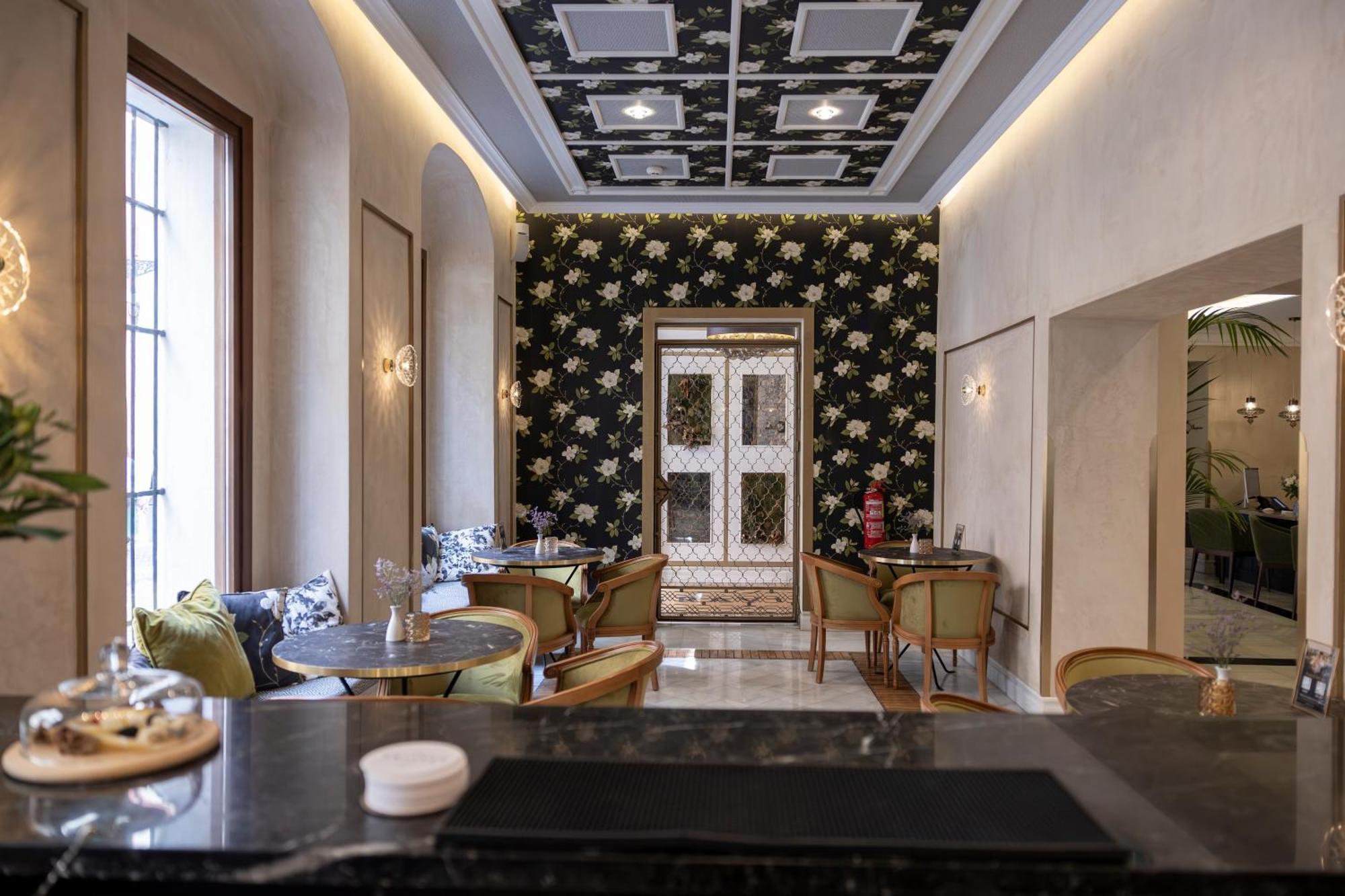 Hotel Gravina 51 Seville Exterior photo
