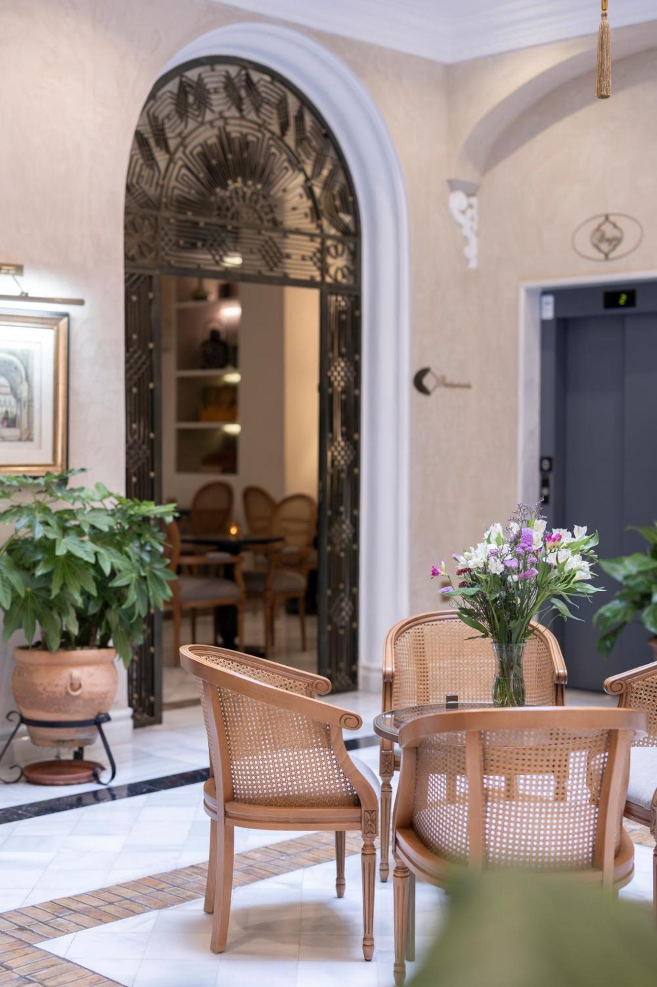 Hotel Gravina 51 Seville Exterior photo